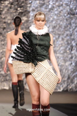 FASHION DESIGNER: LIDIA POZA PIÑEIRO. RUNWAY FASHION OF YOUNG FASHION DESIGNER TESOIRA 2007