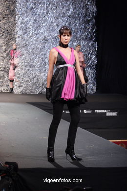 FASHION DESIGNER: MAURO MENDUIÑA SOTO. RUNWAY FASHION OF YOUNG FASHION DESIGNER TESOIRA 2007