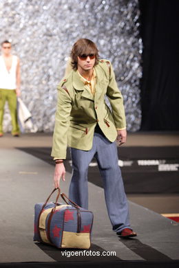 DISEÑADORA: LETICIA PRIEGUE LAGO. PASARELA DE MODA TESOIRA 2006 NUEVOS CREADORES