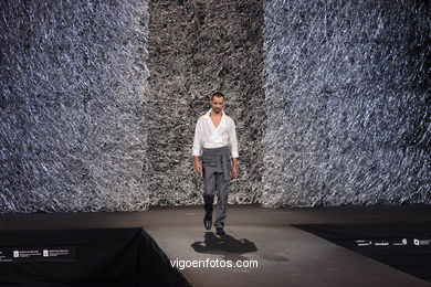 FASHION DESIGNER: OLALLA NOVOA SEISDEDOS. RUNWAY FASHION OF YOUNG FASHION DESIGNER TESOIRA 2007