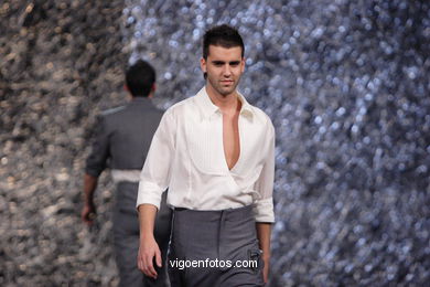 FASHION DESIGNER: OLALLA NOVOA SEISDEDOS. RUNWAY FASHION OF YOUNG FASHION DESIGNER TESOIRA 2007