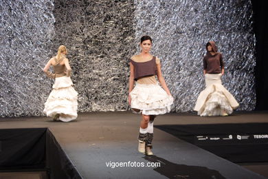 DISEÑADORA: LUCÍA CASANOVA YÁÑEZ. PASARELA DE MODA TESOIRA 2006 NUEVOS CREADORES