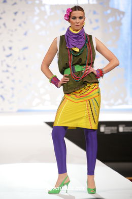 1995. FASHION DESIGNER: ALEJANDRA LÓPEZ DURÁN. RUNWAY FASHION OF YOUNG FASHION DESIGNER 2009