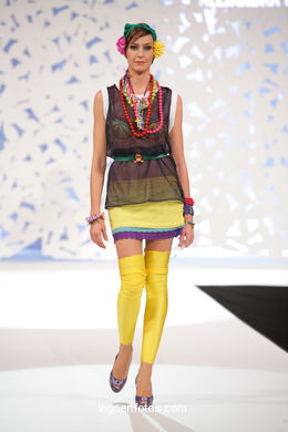 1995. FASHION DESIGNER: ALEJANDRA LÓPEZ DURÁN. RUNWAY FASHION OF YOUNG FASHION DESIGNER 2009