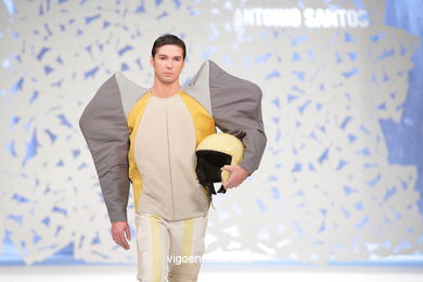 THE LITTLE BASTARD. FASHION DESIGNER: ANTONIO JAVIER SANTOS PÉREZ. RUNWAY FASHION OF YOUNG FASHION DESIGNER 2009