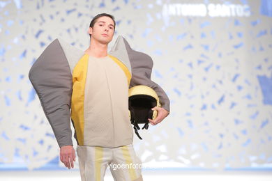 THE LITTLE BASTARD. FASHION DESIGNER: ANTONIO JAVIER SANTOS PÉREZ. RUNWAY FASHION OF YOUNG FASHION DESIGNER 2009