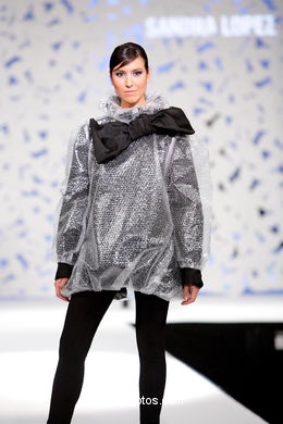 ENVOLTURAS. DISEÑADOR: SANDRA LÓPEZ RODRÍGUEZ. PASARELA TESOIRA 2009 DE MODA NUEVOS CREADORES 2009