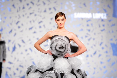 ENVOLTURAS. DISEÑADOR: SANDRA LÓPEZ RODRÍGUEZ. PASARELA TESOIRA 2009 DE MODA NUEVOS CREADORES 2009