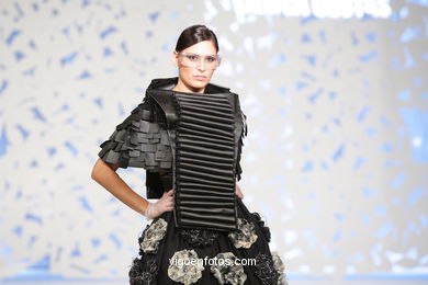 RATIÑAS DE LABORATORIO. FASHION DESIGNER: JÉSSICA COSTAS ALONSO. RUNWAY FASHION OF YOUNG FASHION DESIGNER 2009