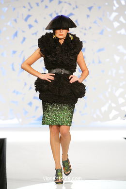 COLECCIÓN DE CIBELES 2009. FASHION DESIGNER: JOSÉ CASTRO. RUNWAY FASHION OF YOUNG FASHION DESIGNER 2009