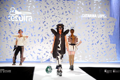 SIN PRESIÓN. DISEÑADOR: CATARINA LÓPEZ CARBALLEIRA. PASARELA TESOIRA 2009 DE MODA NUEVOS CREADORES 2009