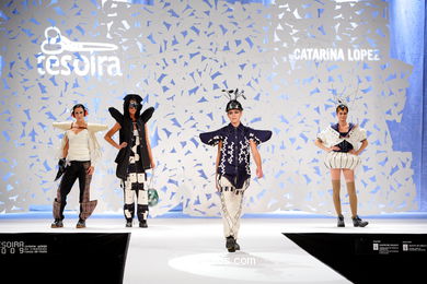 SIN PRESIÓN. FASHION DESIGNER: CATARINA LÓPEZ CARBALLEIRA. RUNWAY FASHION OF YOUNG FASHION DESIGNER 2009