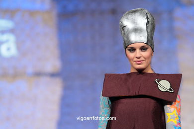 APOLLO 11. FASHION DESIGNER: ALBA BERMÚDEZ RIVERA. RUNWAY FASHION OF YOUNG FASHION DESIGNER 2010