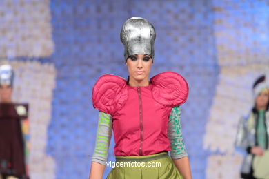 APOLLO 11. FASHION DESIGNER: ALBA BERMÚDEZ RIVERA. RUNWAY FASHION OF YOUNG FASHION DESIGNER 2010