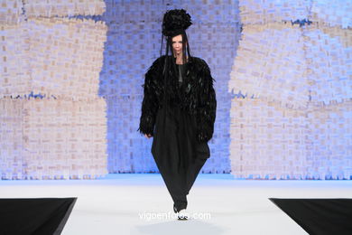 EL ÁNGEL AZUL. FASHION DESIGNER: MARÍA FENTE GONZÁLEZ. RUNWAY FASHION OF YOUNG FASHION DESIGNER 2010