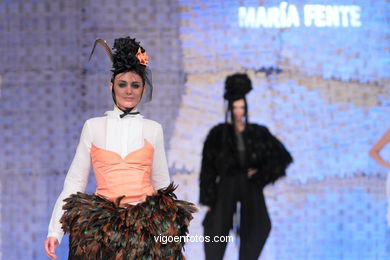 EL ÁNGEL AZUL. FASHION DESIGNER: MARÍA FENTE GONZÁLEZ. RUNWAY FASHION OF YOUNG FASHION DESIGNER 2010