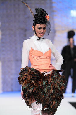 EL ÁNGEL AZUL. FASHION DESIGNER: MARÍA FENTE GONZÁLEZ. RUNWAY FASHION OF YOUNG FASHION DESIGNER 2010