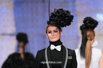 EL ÁNGEL AZUL. FASHION DESIGNER: MARÍA FENTE GONZÁLEZ. RUNWAY FASHION OF YOUNG FASHION DESIGNER 2010