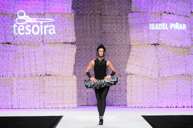 FUTURE-LOOKING BACK. FASHION DESIGNER: ISABEL PIÑAR FRAGA. RUNWAY FASHION OF YOUNG FASHION DESIGNER 2010