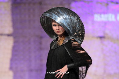 FUTURE-LOOKING BACK. FASHION DESIGNER: ISABEL PIÑAR FRAGA. RUNWAY FASHION OF YOUNG FASHION DESIGNER 2010