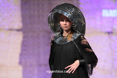 FUTURE-LOOKING BACK. FASHION DESIGNER: ISABEL PIÑAR FRAGA. RUNWAY FASHION OF YOUNG FASHION DESIGNER 2010