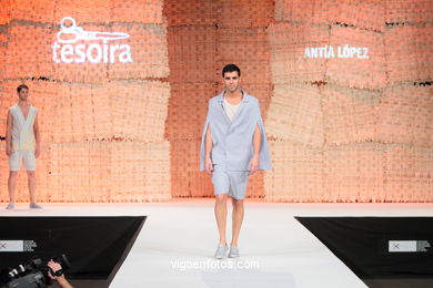 ACERCA DE LA CAMISA (ABOUT THE SHIRT). FASHION DESIGNER: ANTÍA LÓPEZ CEDRÓN. RUNWAY FASHION OF YOUNG FASHION DESIGNER 2010