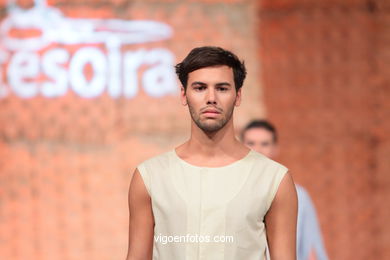 ACERCA DE LA CAMISA (ABOUT THE SHIRT). FASHION DESIGNER: ANTÍA LÓPEZ CEDRÓN. RUNWAY FASHION OF YOUNG FASHION DESIGNER 2010