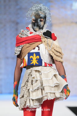 A ILUSORIA DEMENCIA DE JUANA I DE CASTELA. DISEÑADOR: FRANCISCO JAVIER NOGUEIRA LOIRA. PASARELA TESOIRA 2010 DE MODA NUEVOS CREADORES 2010