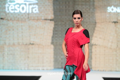 PEEP SHOW. CURSO DE DESIGN DE MODA - CITEX. FASHION DESIGNER: SONIA ALVES. RUNWAY FASHION OF YOUNG FASHION DESIGNER 2010