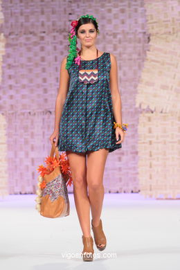 MEETING POT. FASHION DESIGNER: RAQUEL PEREIRO LÓPEZ. RUNWAY FASHION OF YOUNG FASHION DESIGNER 2010