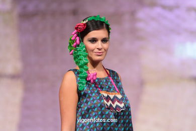 MEETING POT. FASHION DESIGNER: RAQUEL PEREIRO LÓPEZ. RUNWAY FASHION OF YOUNG FASHION DESIGNER 2010