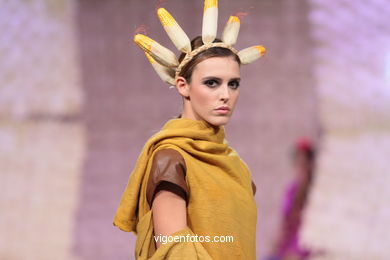 MEETING POT. FASHION DESIGNER: RAQUEL PEREIRO LÓPEZ. RUNWAY FASHION OF YOUNG FASHION DESIGNER 2010