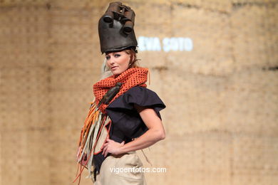 PAXAROS NA CABEZA. FASHION DESIGNER: EVA SOTO CONDE. RUNWAY FASHION OF YOUNG FASHION DESIGNER 2010