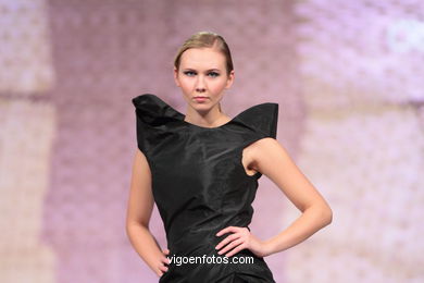 WIRE COLLECTION. CURSO DE DESIGN DE MODA - CITEX. FASHION DESIGNER: CRISTINA SILVA. RUNWAY FASHION OF YOUNG FASHION DESIGNER 2010