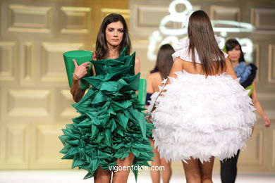 FASHION DESIGNER: O ARTE DA PAPIROFLEXIA - EVA SOTO CONDE. RUNWAY FASHION OF YOUNG FASHION DESIGNER TESOIRA 2008