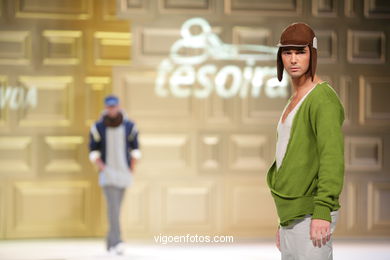 POCKET - OLALLA NOVOA SEISDEDOS - RUNWAY FASHION OF YOUNG FASHION DESIGNER TESOIRA 2008