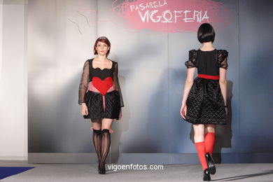 COLECCIÓN DE MODA DE UXUE ERAÑA Y SAIOA TEJEIRO - PASARELA DE MODA JÓVENES DISEÑADORES 2007 - VIGOFERIA