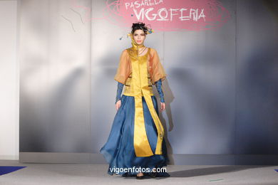 FASHION COLLECTION OF FABIOLA Y LIDIA MARTIN - RUNWAY FASHION OF YOUNG FASHION DESIGNER 2007 - VIGOFERIA