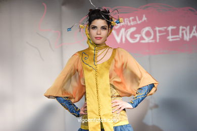 COLECCIÓN DE MODA DE FABIOLA Y LIDIA MARTIN - PASARELA DE MODA JÓVENES DISEÑADORES 2007 - VIGOFERIA