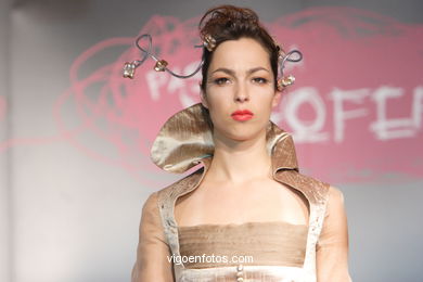 FASHION COLLECTION OF FABIOLA Y LIDIA MARTIN - RUNWAY FASHION OF YOUNG FASHION DESIGNER 2007 - VIGOFERIA