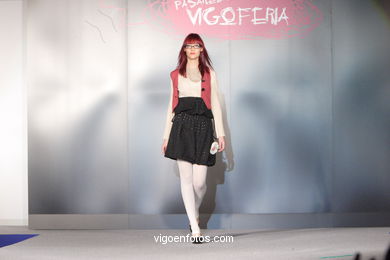 COLECCIÓN DE MODA DE NAHIA IRIARTE OZkARIZ - PASARELA DE MODA JÓVENES DISEÑADORES 2007 - VIGOFERIA