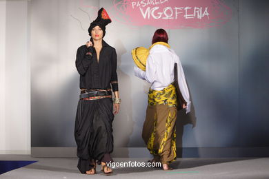 COLECCIÓN DE MODA DE GRUPO ATELIER DES MILLE COLLINES - PASARELA DE MODA JÓVENES DISEÑADORES 2007 - VIGOFERIA