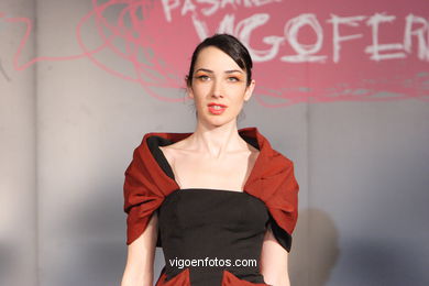 FASHION COLLECTION OF NOEMI VAZQUEZ ALVAREZ - RUNWAY FASHION OF YOUNG FASHION DESIGNER 2007 - VIGOFERIA