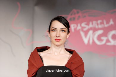 FASHION COLLECTION OF NOEMI VAZQUEZ ALVAREZ - RUNWAY FASHION OF YOUNG FASHION DESIGNER 2007 - VIGOFERIA