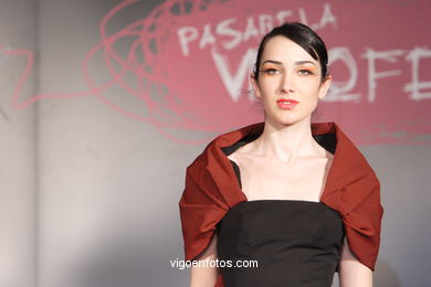 FASHION COLLECTION OF NOEMI VAZQUEZ ALVAREZ - RUNWAY FASHION OF YOUNG FASHION DESIGNER 2007 - VIGOFERIA