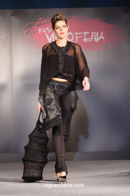 COLECCIÓN DE MODA DE ARELI EGÍA - PASARELA DE MODA JÓVENES DISEÑADORES 2007 - VIGOFERIA