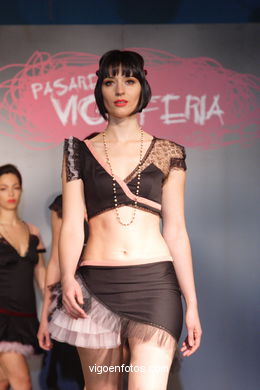 COLECCIÓN DE MODA DE IONE MARTINEZ - PASARELA DE MODA JÓVENES DISEÑADORES 2007 - VIGOFERIA