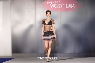 FASHION COLLECTION OF IONE MARTINEZ - RUNWAY FASHION OF YOUNG FASHION DESIGNER 2007 - VIGOFERIA