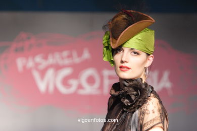 COLECCIÓN DE MODA DE PILAR BELLIDO - PASARELA DE MODA JÓVENES DISEÑADORES 2007 - VIGOFERIA