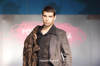 COLECCIÓN DE MODA DE JACOBO CAMPOS - PASARELA DE MODA JÓVENES DISEÑADORES 2007 - VIGOFERIA